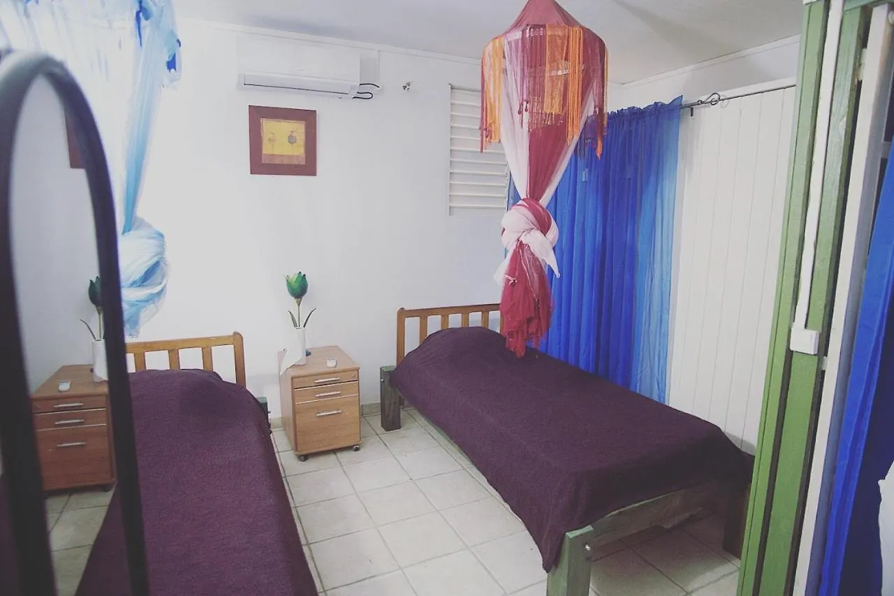 Besson, Maison De Caractere Villa Le Gosier  0*, Le Gosier (Grande-Terre) Guadeloupe